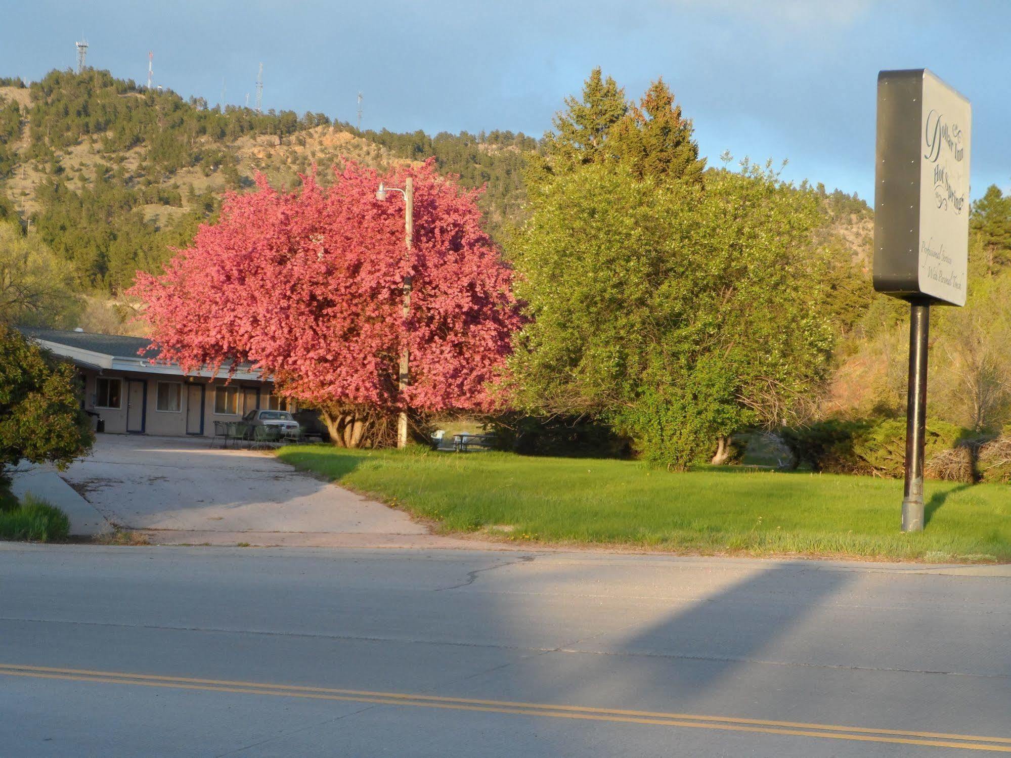Dollar Inn Hot Springs Exterior photo